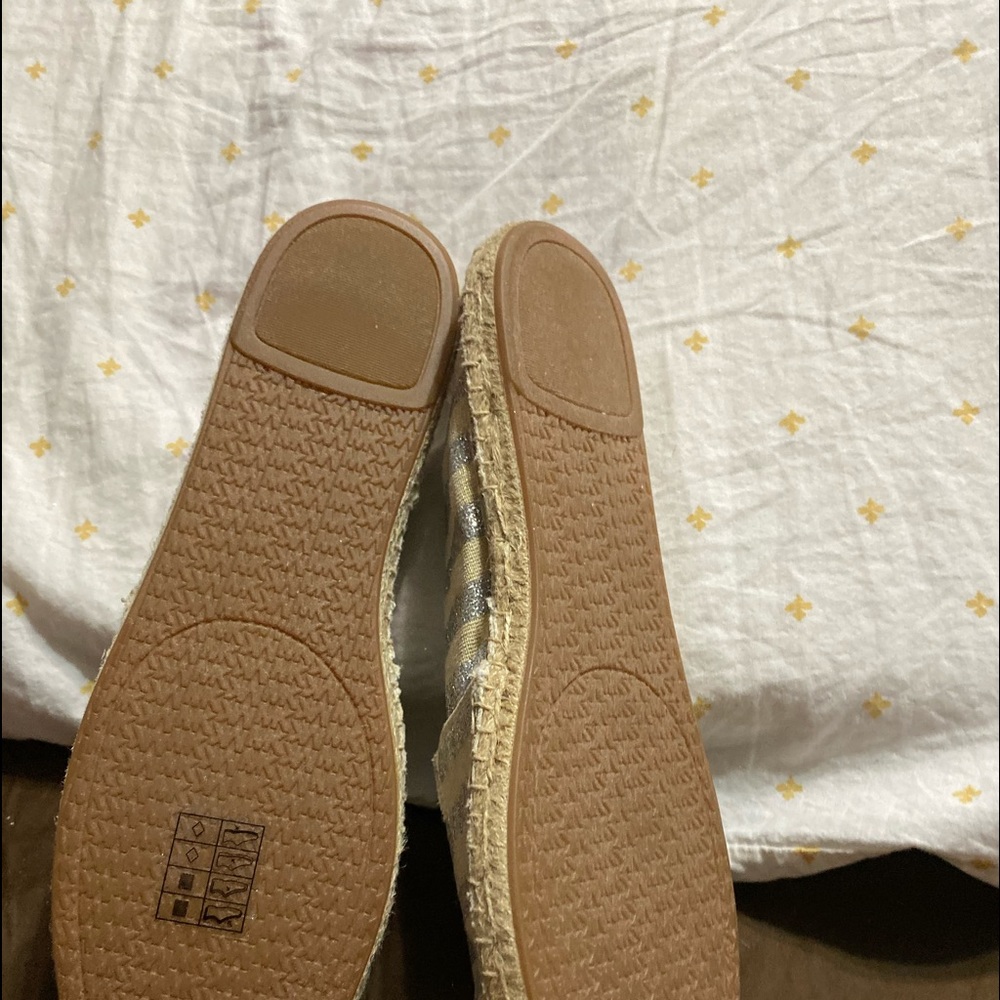Shoe - Picture 4 of 4
